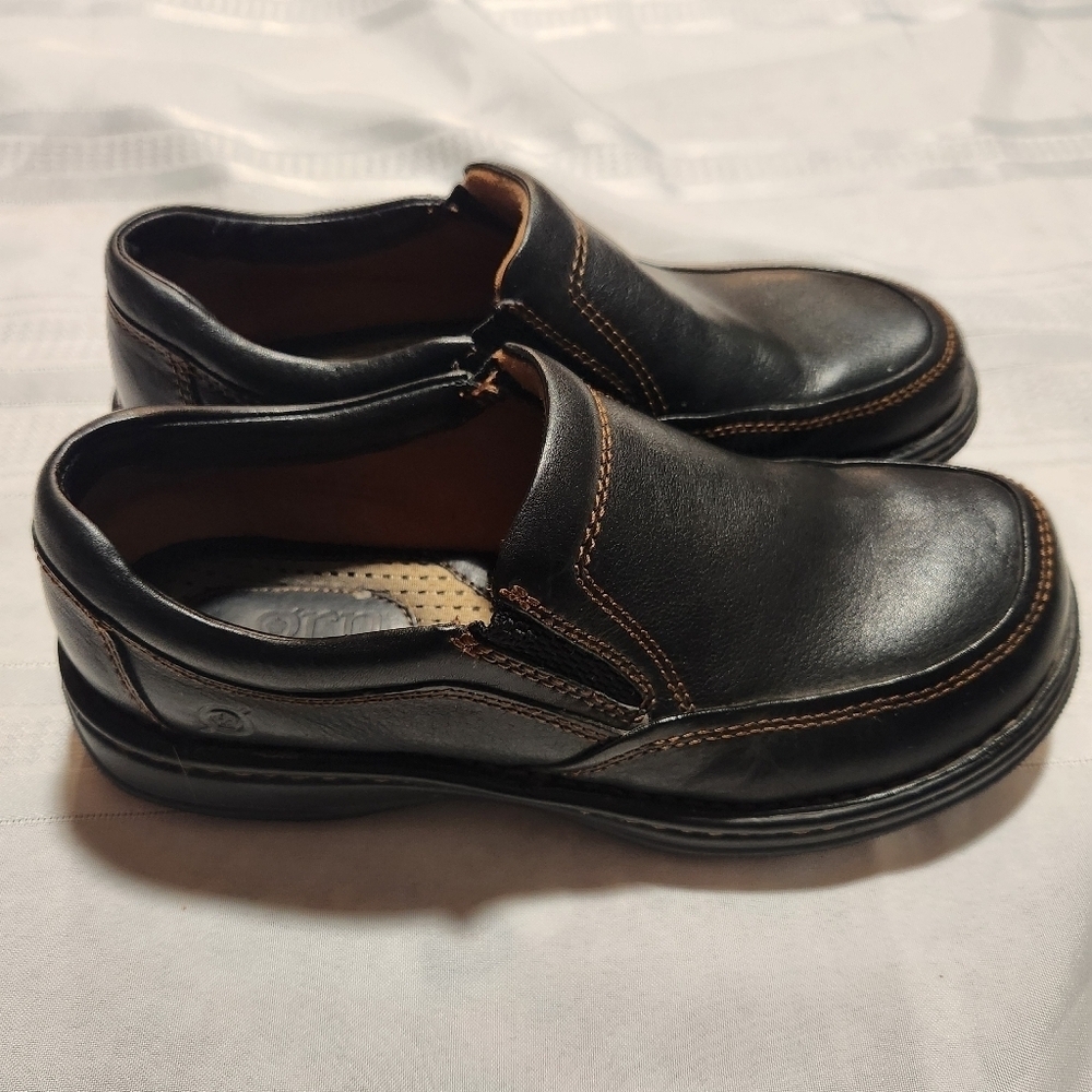 3/$25 Born brown leather slip on loafers size 8 / 41
